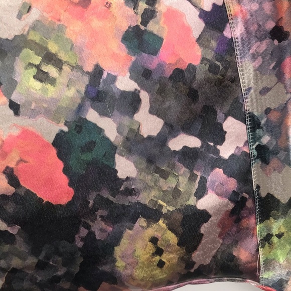 Abstract Floral Satin Duster with *Pockets*!! - Picture 8 of 11